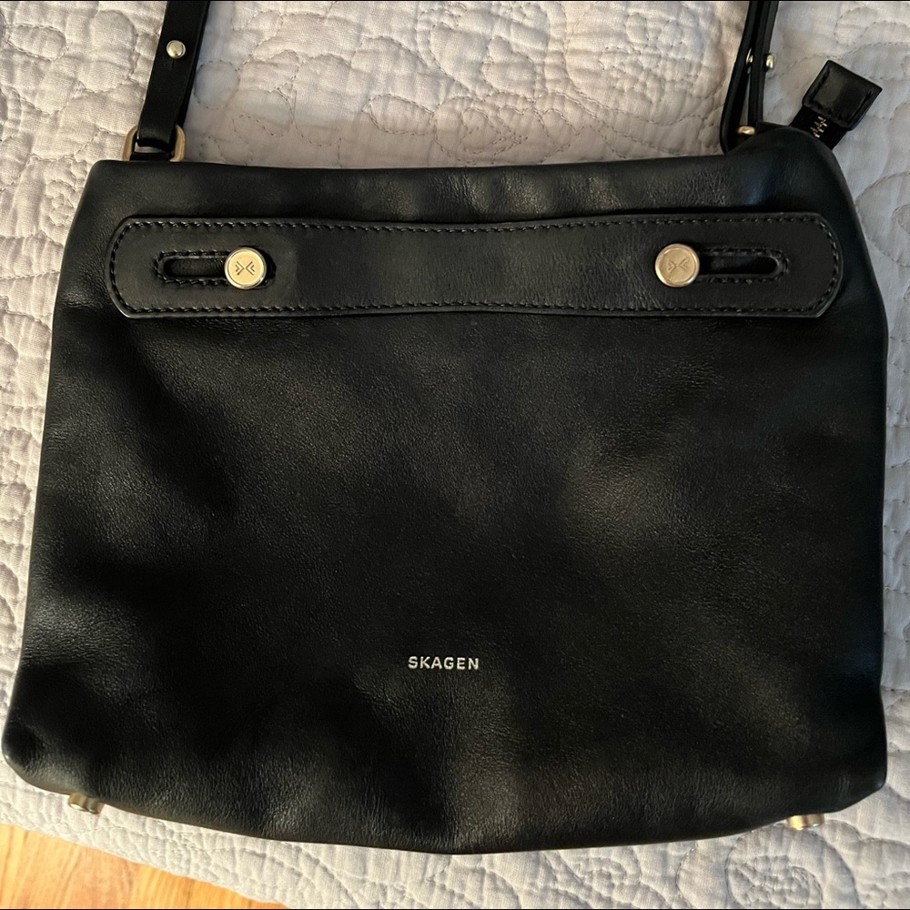 Skagen black leather crossbody/satchel